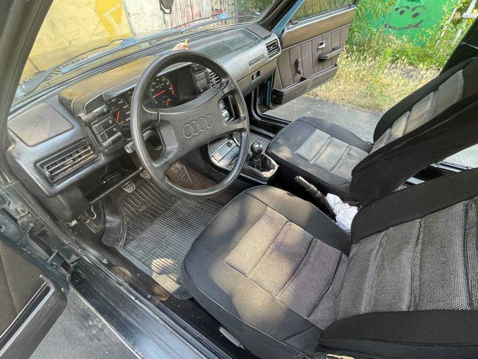 Автомобіль Ауди 80