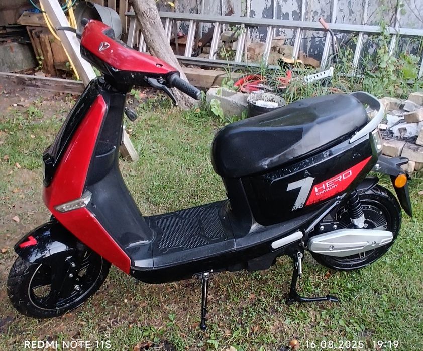 Електроскутер Yadea