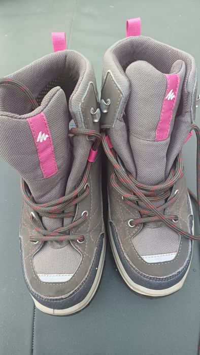 Botas de menina como novas
