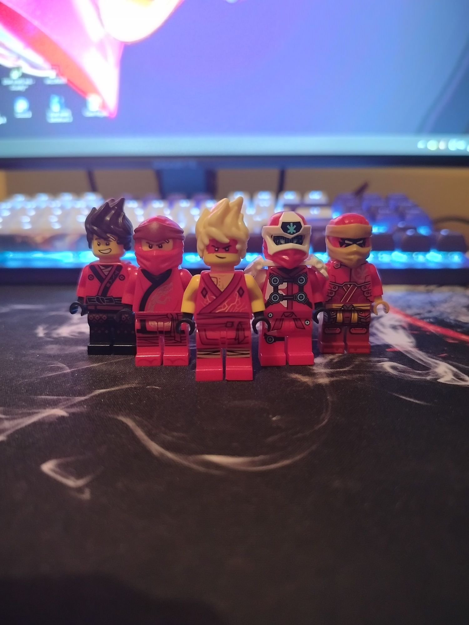 Zestaw 10 figurek Kai'a Lego Ninjago