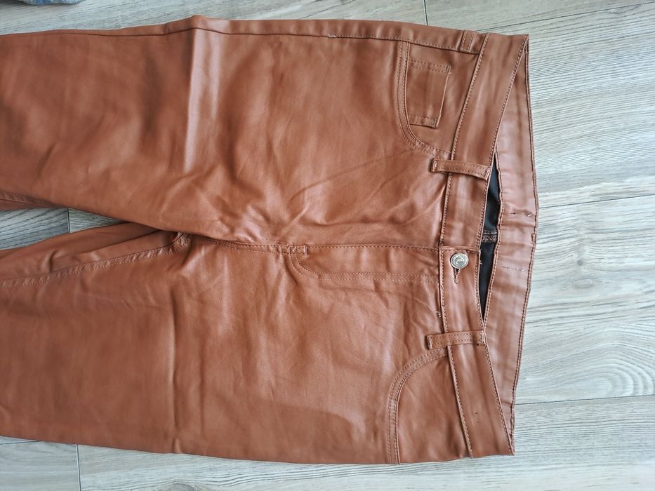 Spodnie damskie rozmiar 44 brązowe ekoskóra