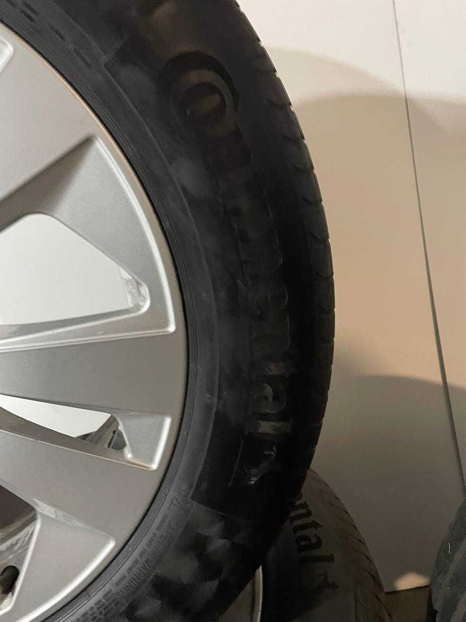 19 дюймові літні колеса Audi Q8 8,5x19 ET20 265/55 R19 Continental