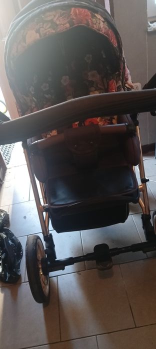 Sprzedam wózek 2w1