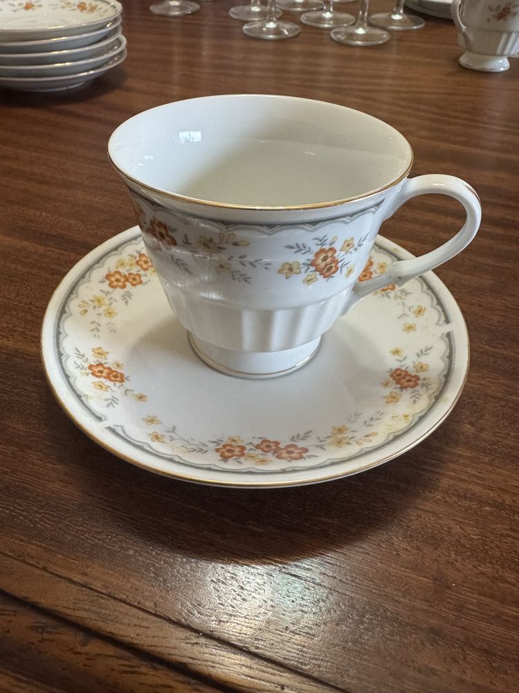 6 Chavenas vintage com pires