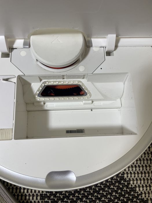 Робот-пилосос Roborock S50 з вологим прибиранням