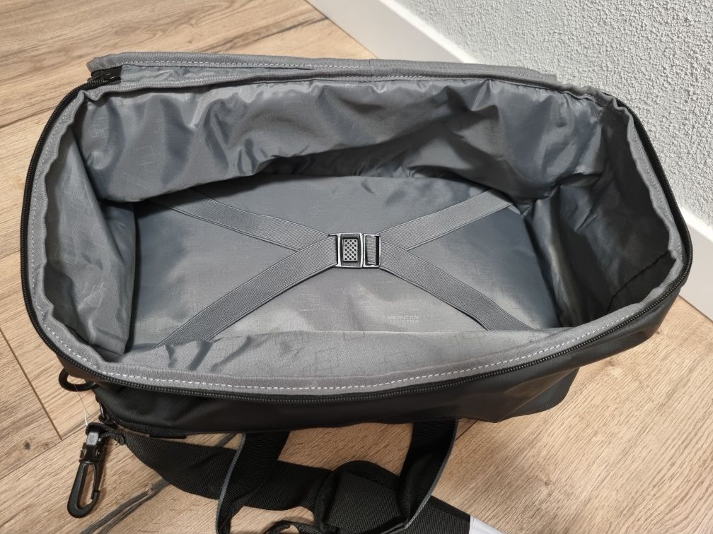 Torba American Tourister z funkcją plecaka do samolotu Ryanair