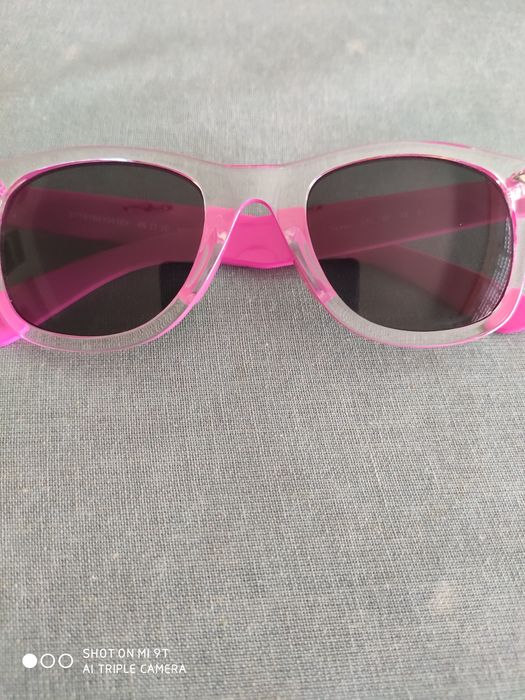 Óculos de sol de menina como novos