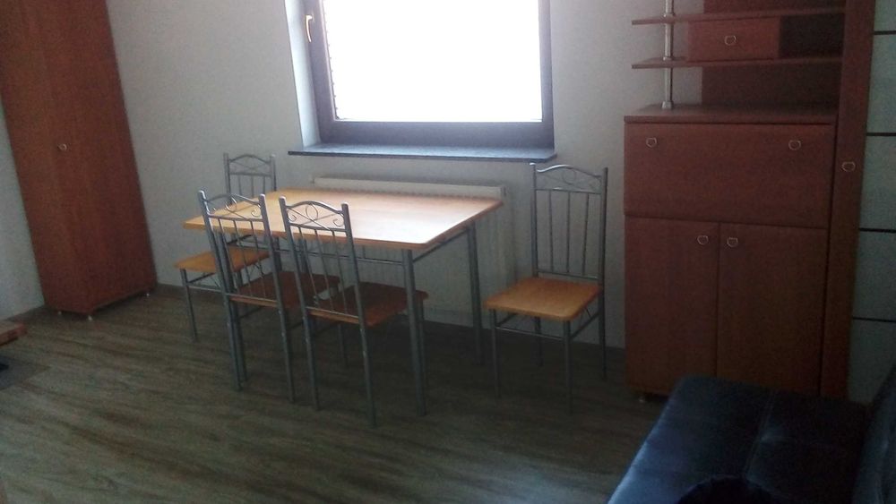 Duzy pokoj z aneksem wynajme.