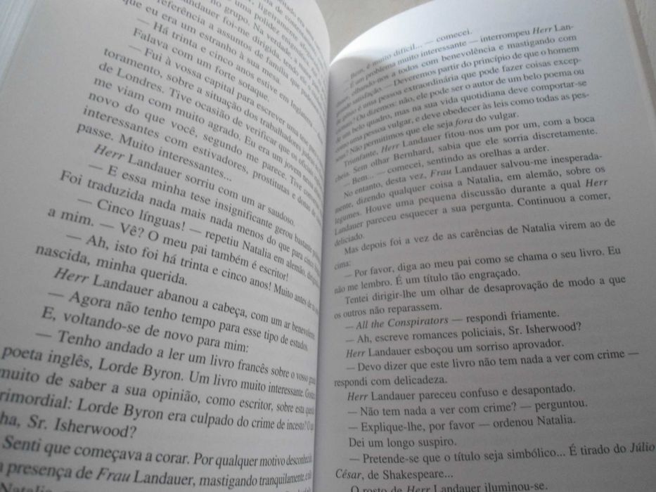 Cabaré Adeus Berlim por Christopher Iserwood