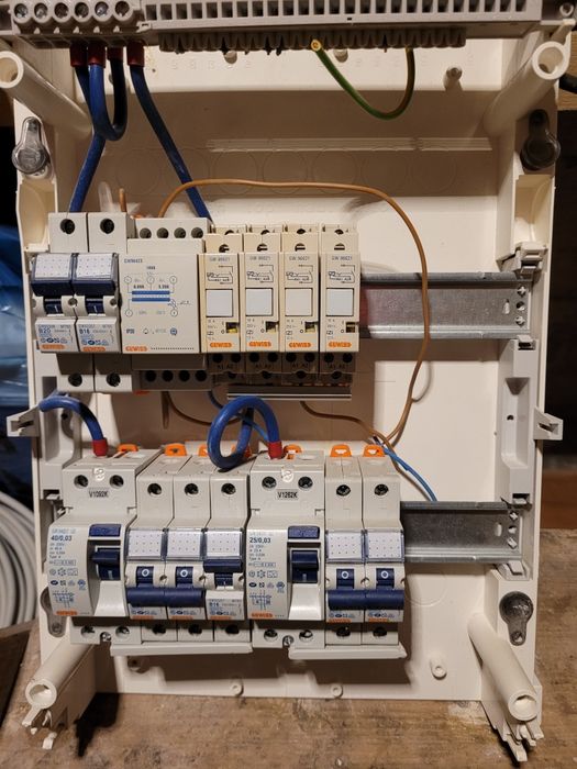 Skrzynka elektryczna natynkowa