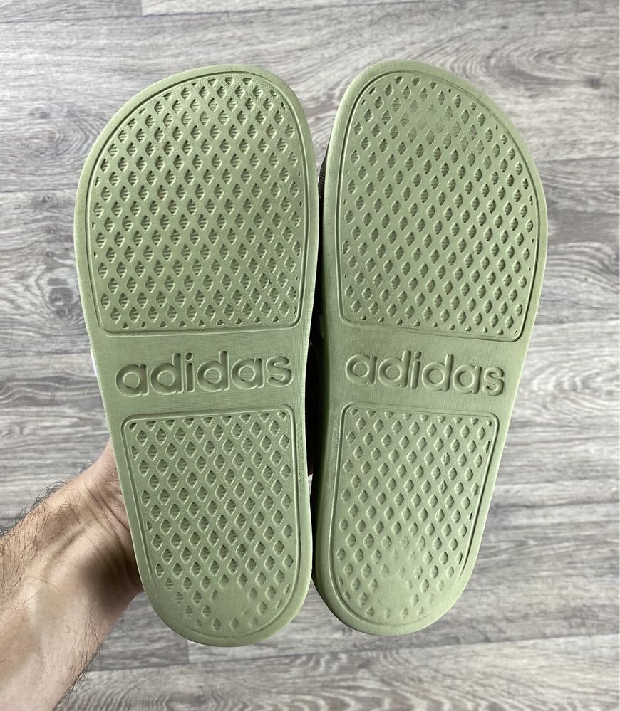 Adidas шлёпанцы тапочки 38 размер хаки оригинал
