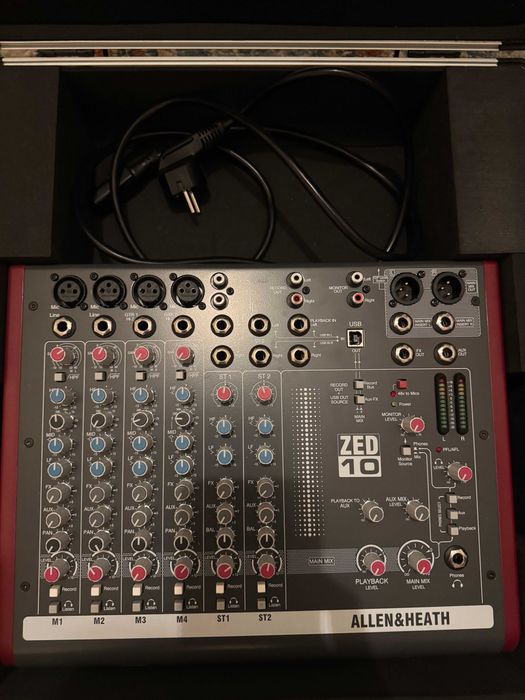 Allen & Heath ZED-10 - with new case