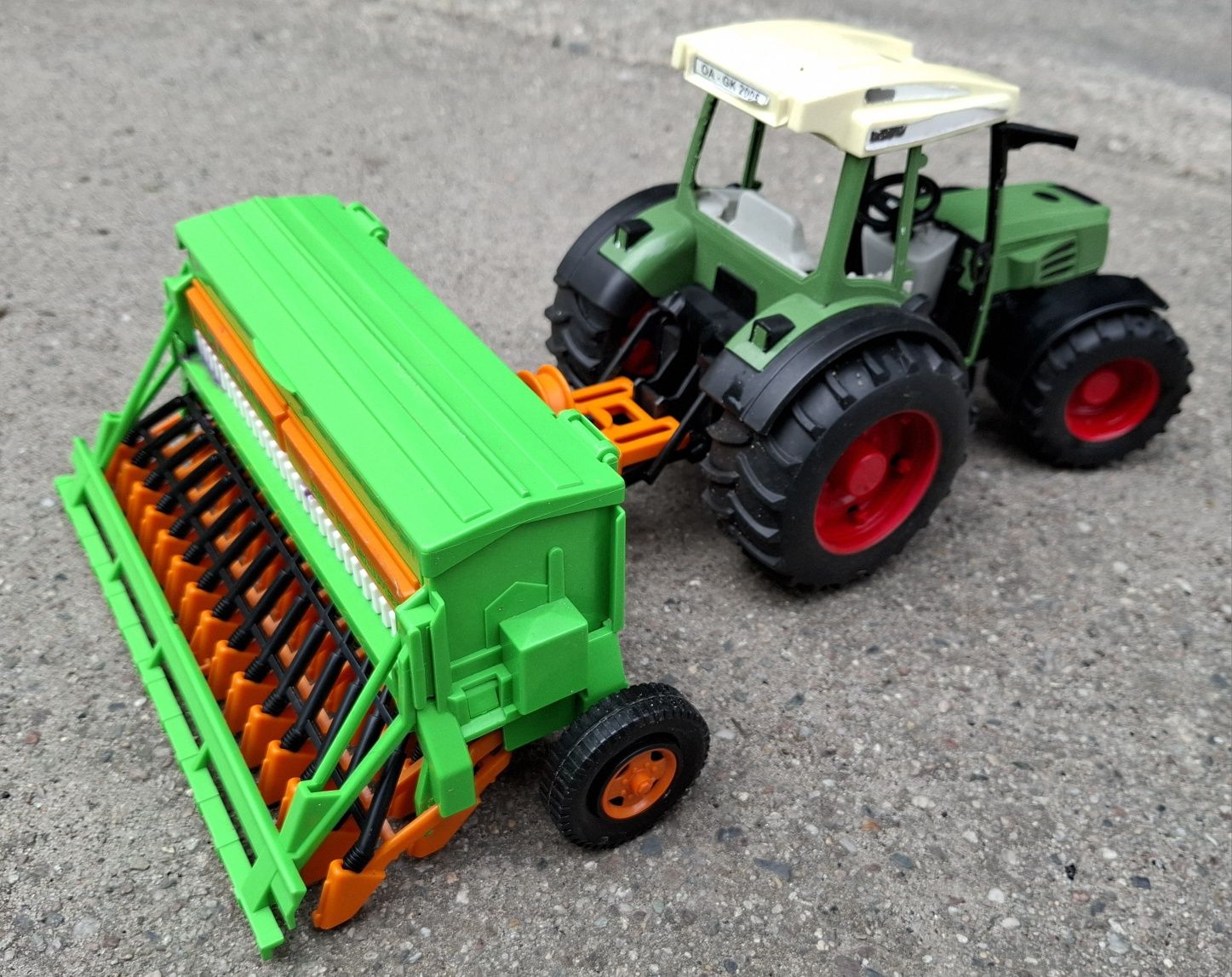 Bruder traktor Fendt siewnik Amazone