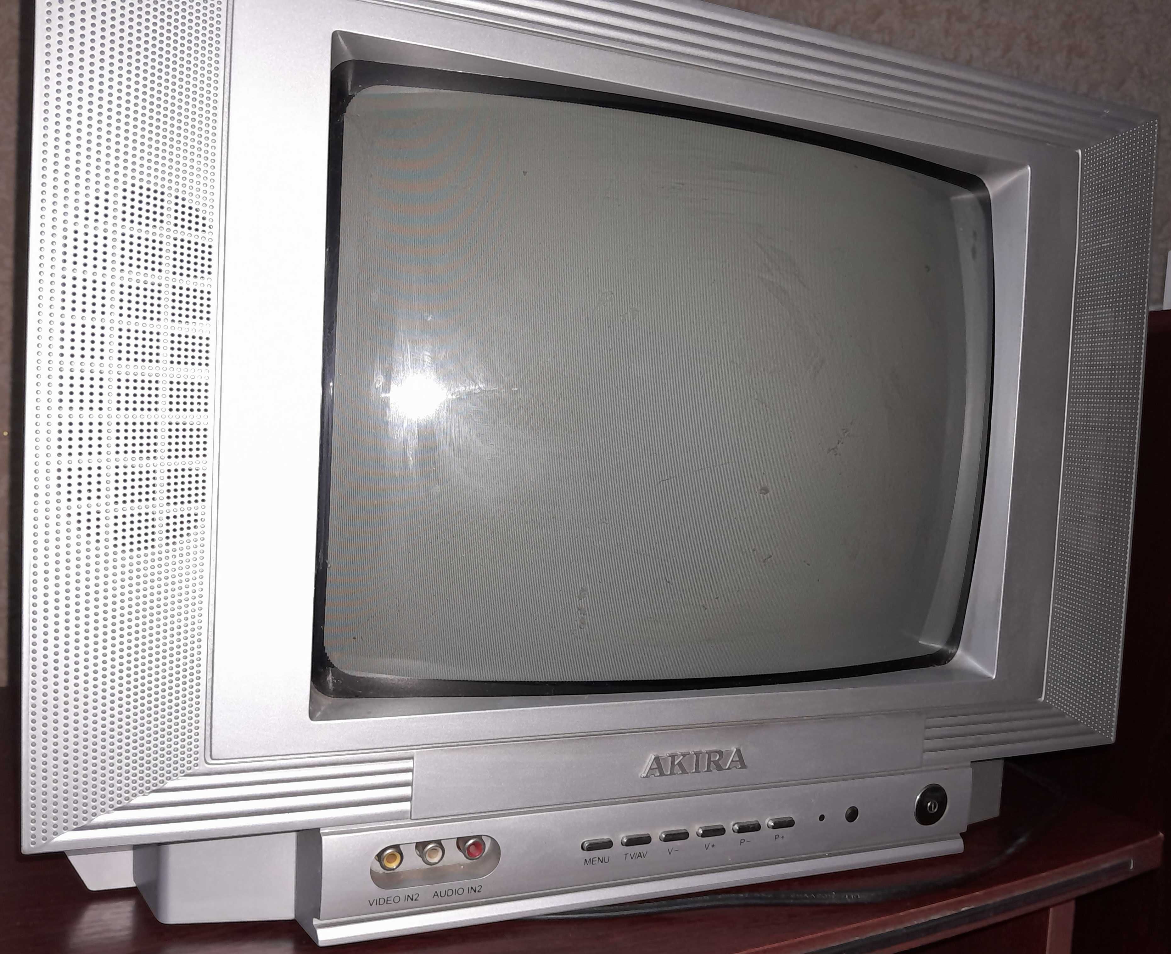 Телевізор Akira маленький, 14 дюймів