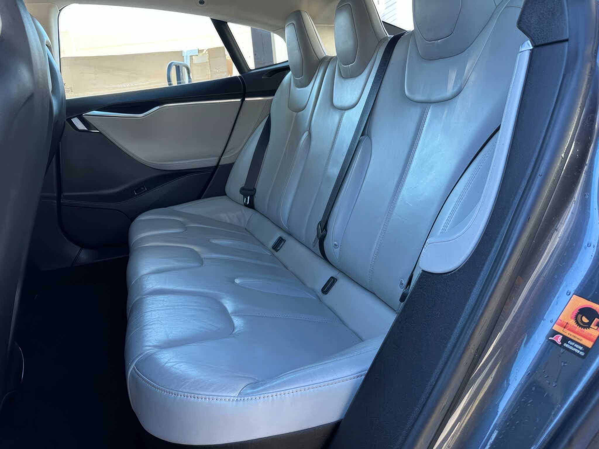 2015 Tesla Model S 70D