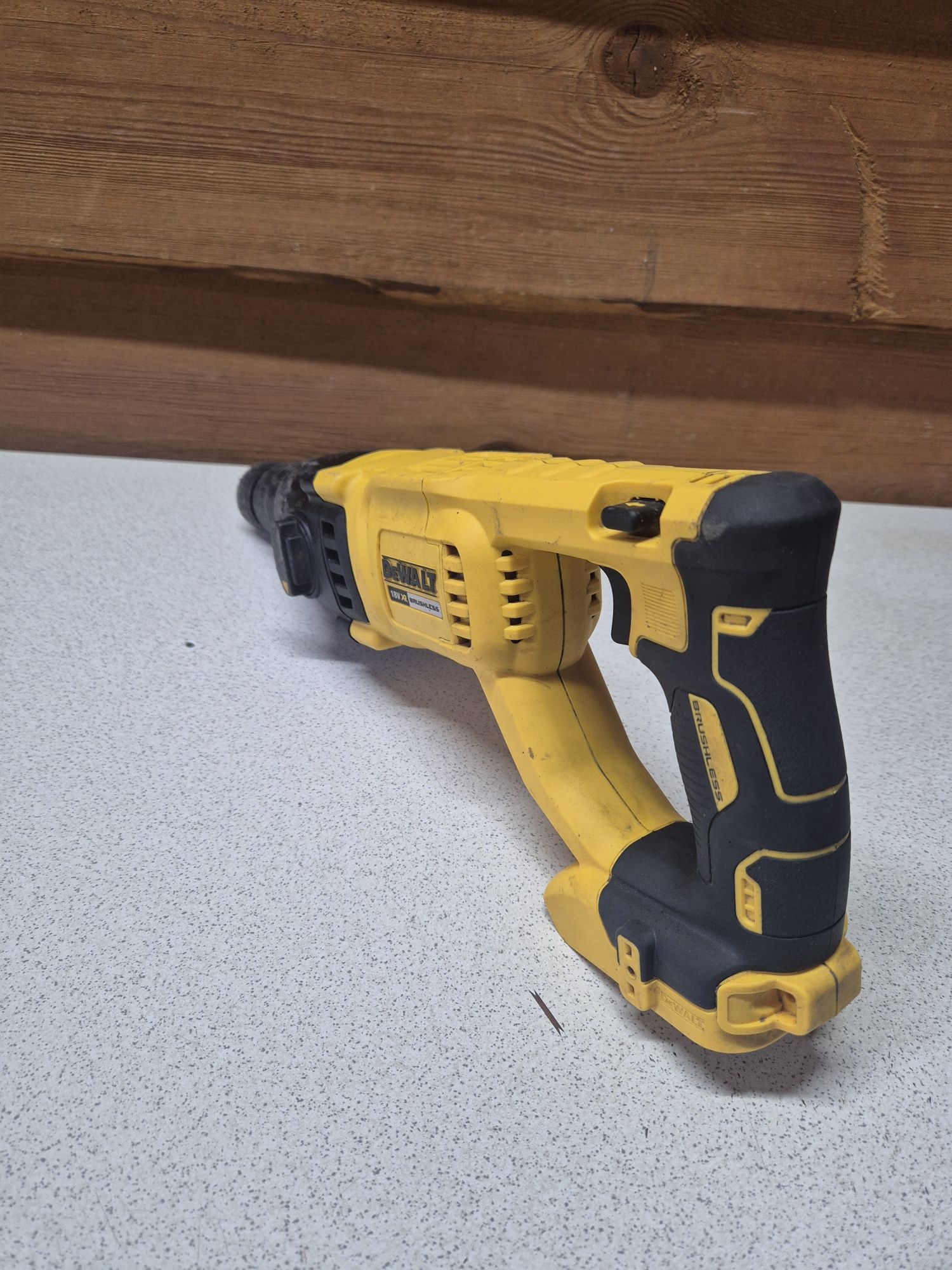 DeWalt Młotowiertarka SDS  DCH033