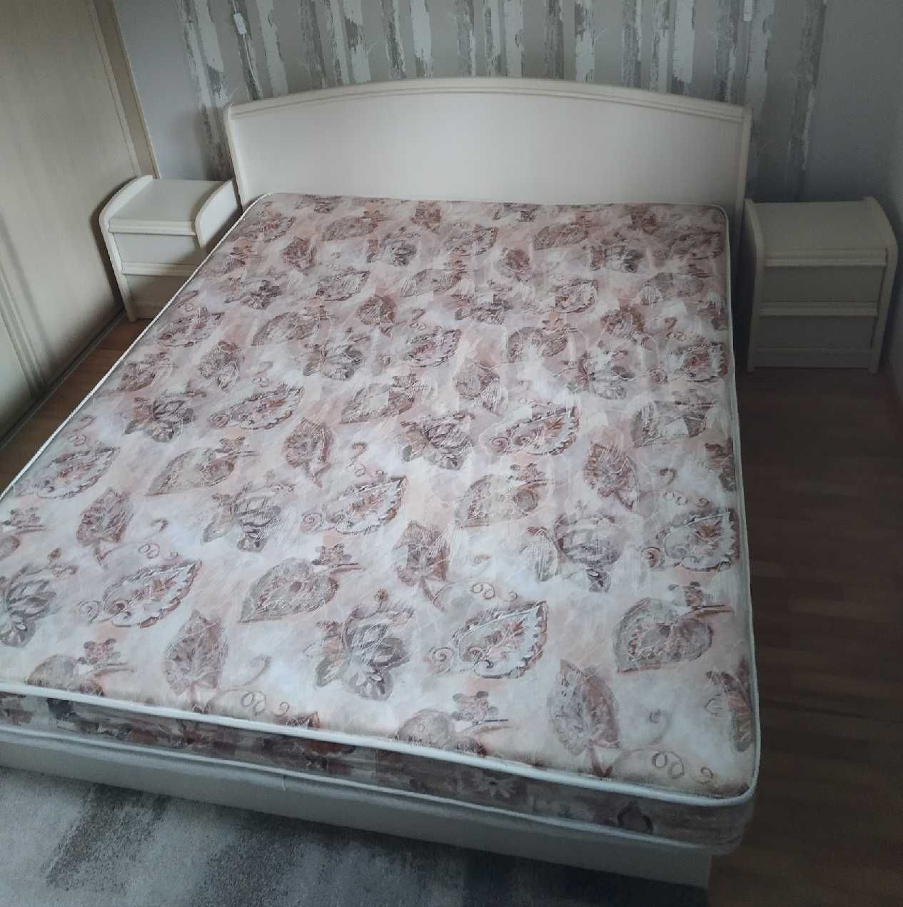 Sprzedam zestaw mebli do sypialni 6 elementów