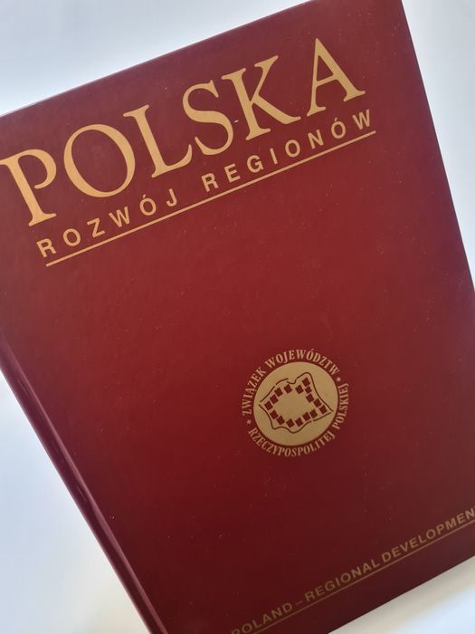 Polska - rozwój regionów. Książka