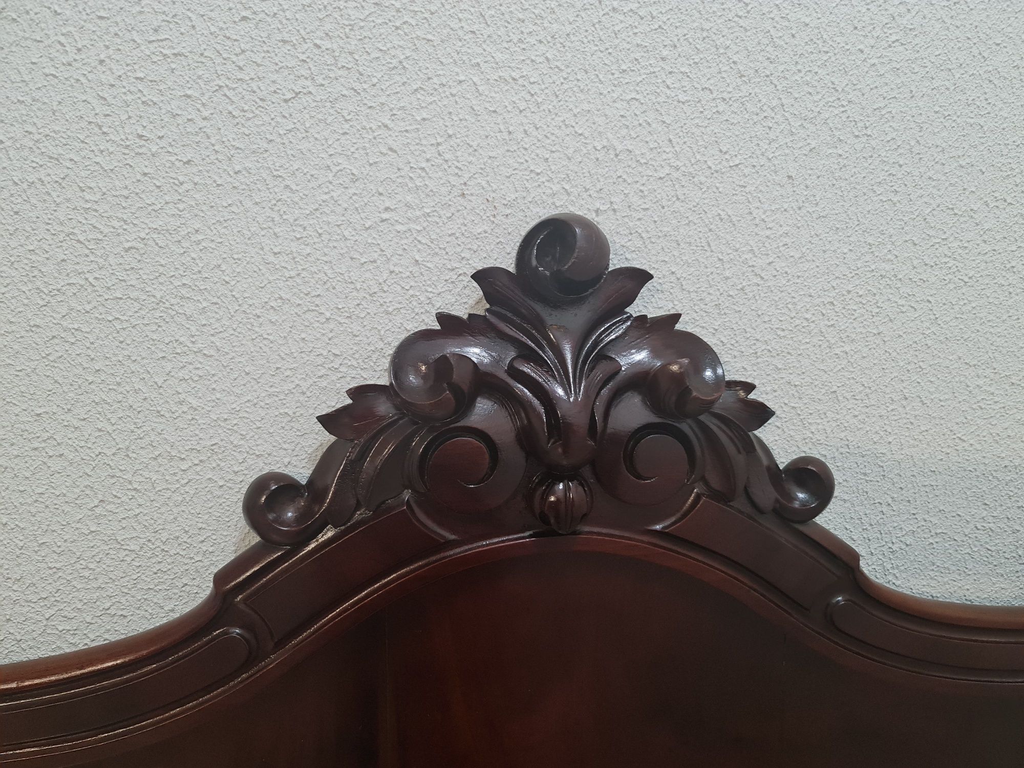 Bonita cama com mais de 100 anos