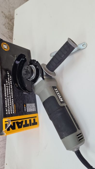 Szlifierka kątowa sieciowa TITAN TTB878GRD