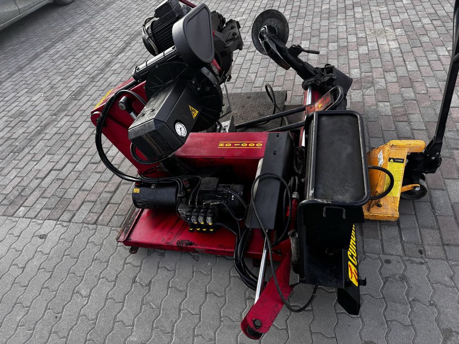 Шиномонтажний станок із захопленням диска 14 "-56" CORGHI