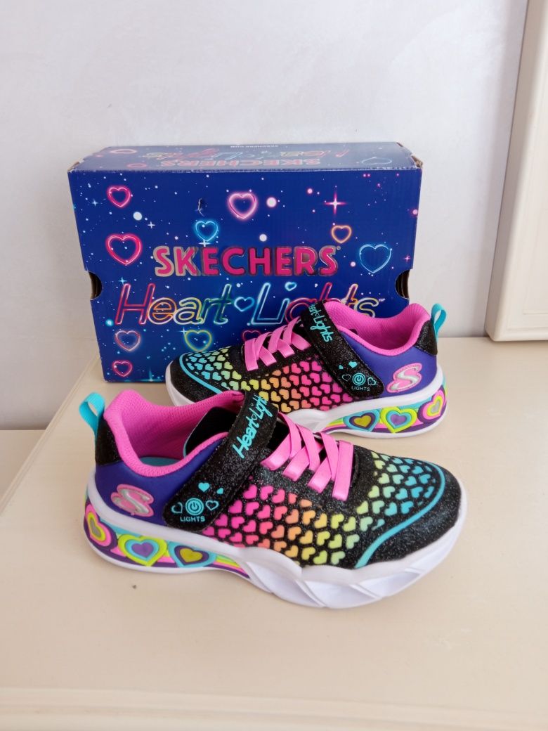 Кроссовки Skechers S Lights: 25 р (17)