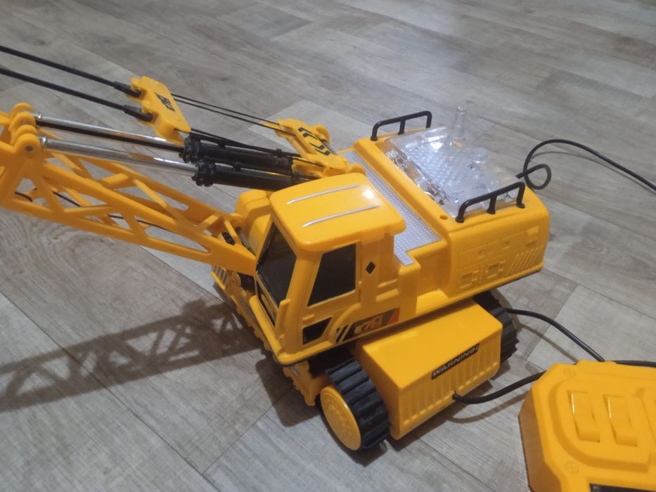 Экскаватор на управлении