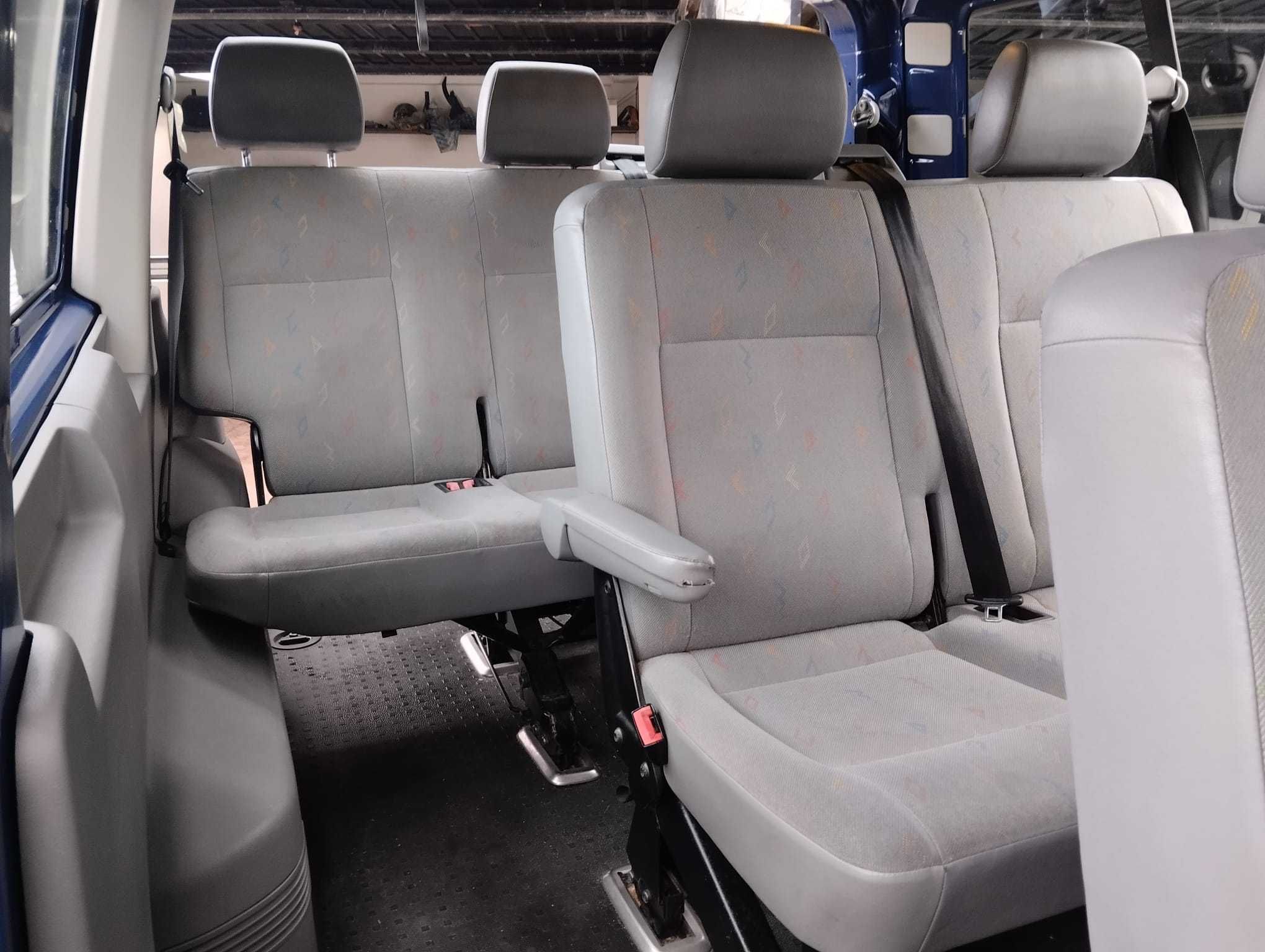 VW Transporter T5 1.9 TDI 9 Lugares versão Longa