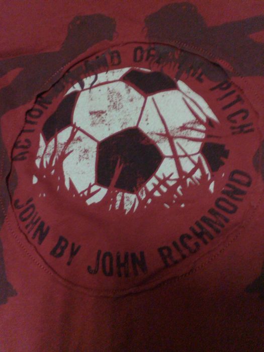 21. Bawełniana markowa koszulka męska rozmiar M John Richmond
