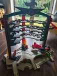 Mega garagem Hotweels como nova