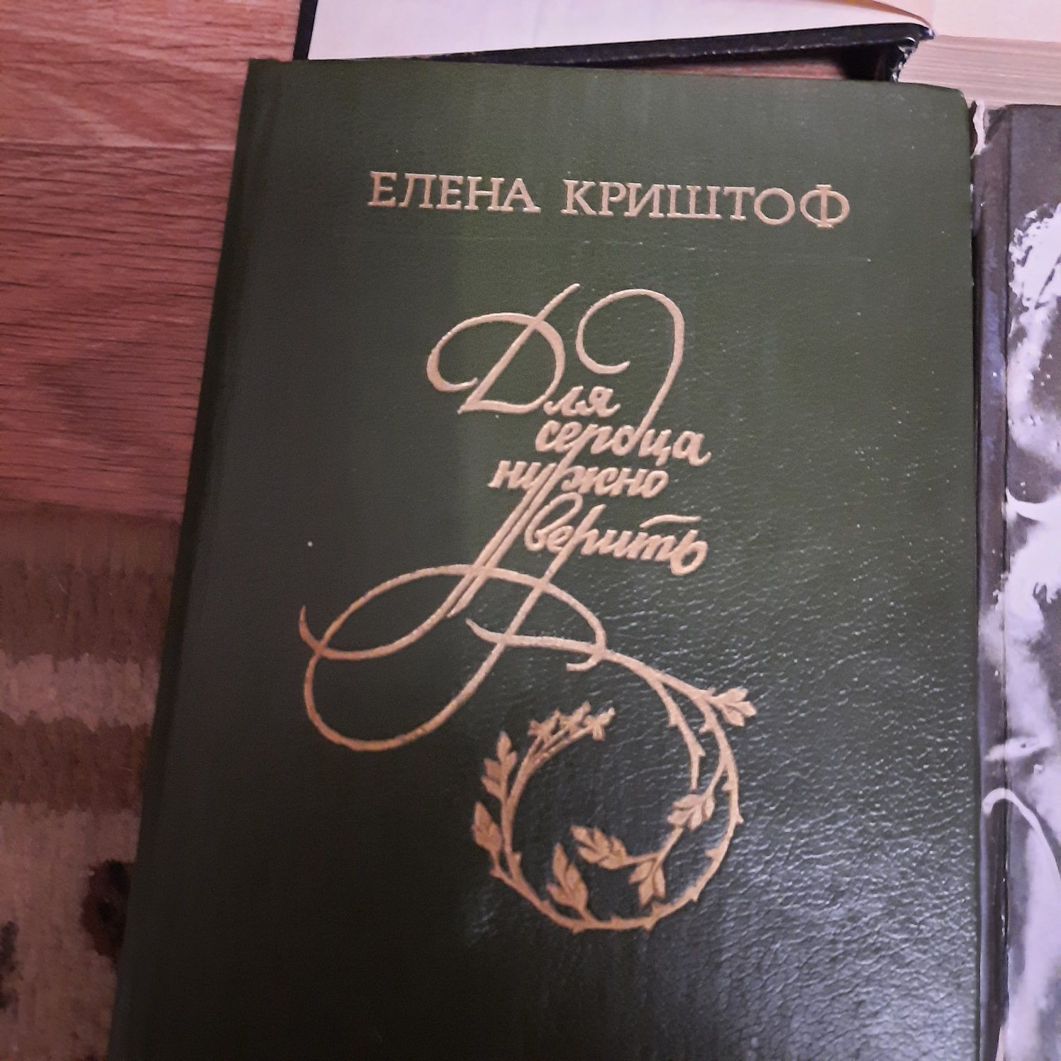 Продам.   книги.