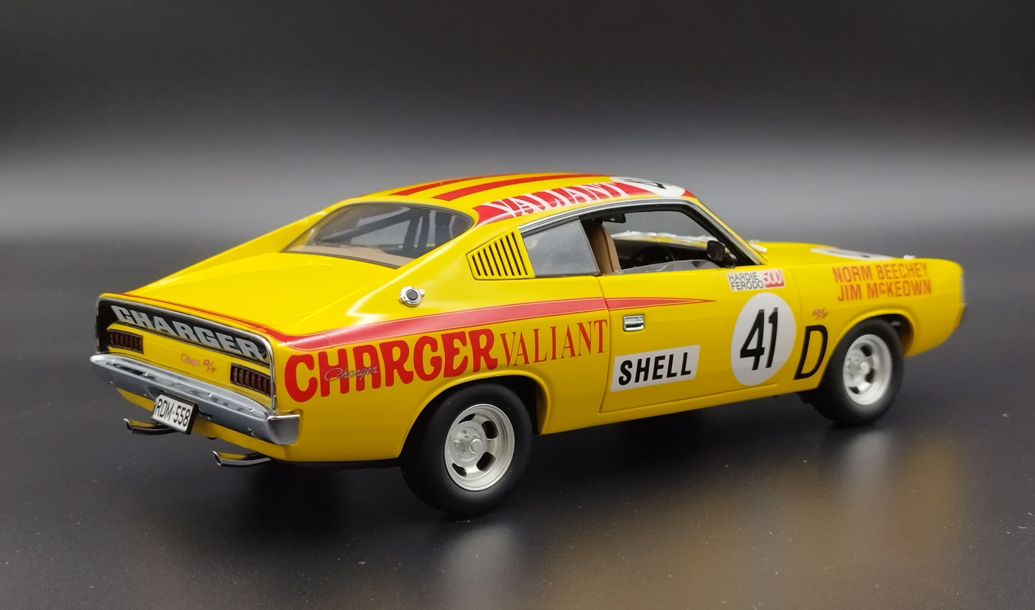 1:18 Classic Carlectables 1971 Chrysler Charger E38 R/T model używany