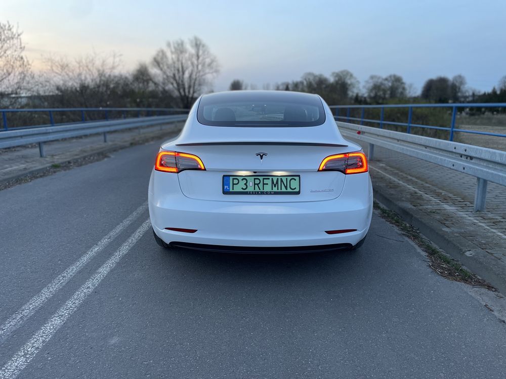 Wynajem Tesla Model 3 Performance Wynajem Poznań