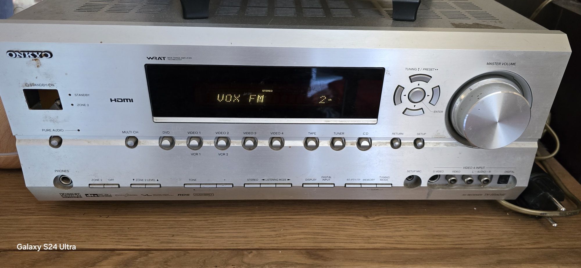 Amplituner onkyo