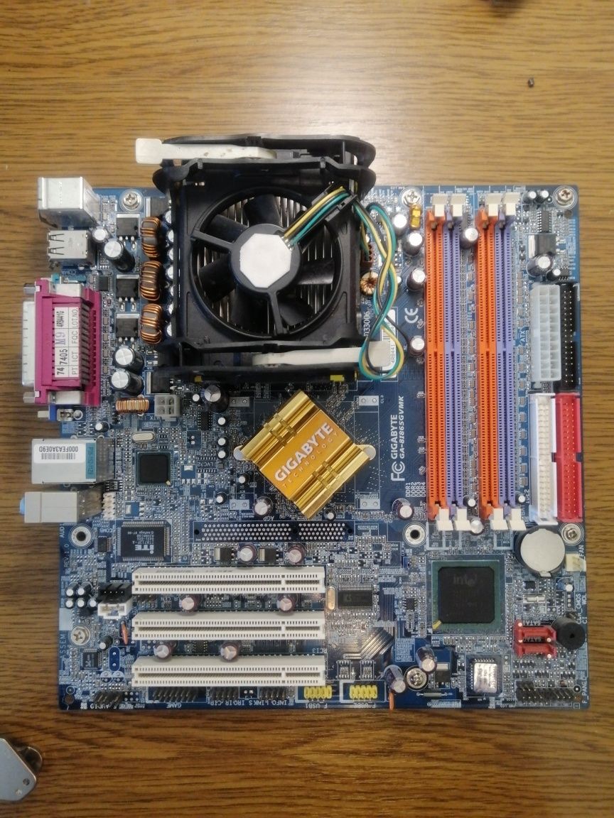 Мат плата Gigabyte GA-8I865GVMK,
