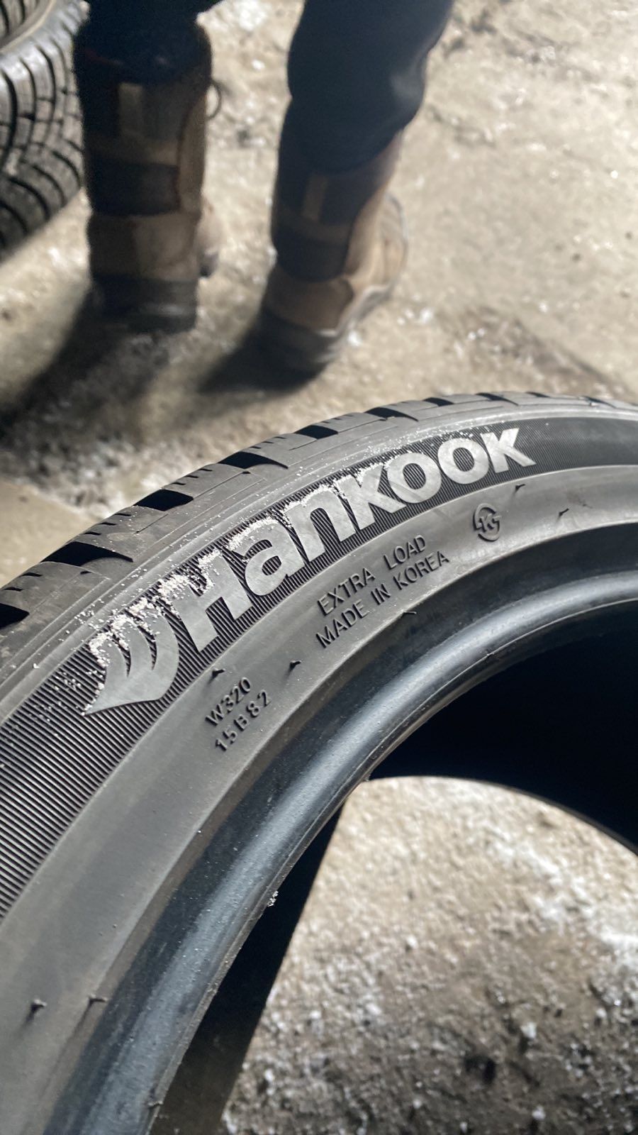 255.40.20 Hankook 2шт БУ зима шини резина з Европи БВ склад Харків 40