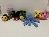 Bonecos/lembrancinhas de croche
