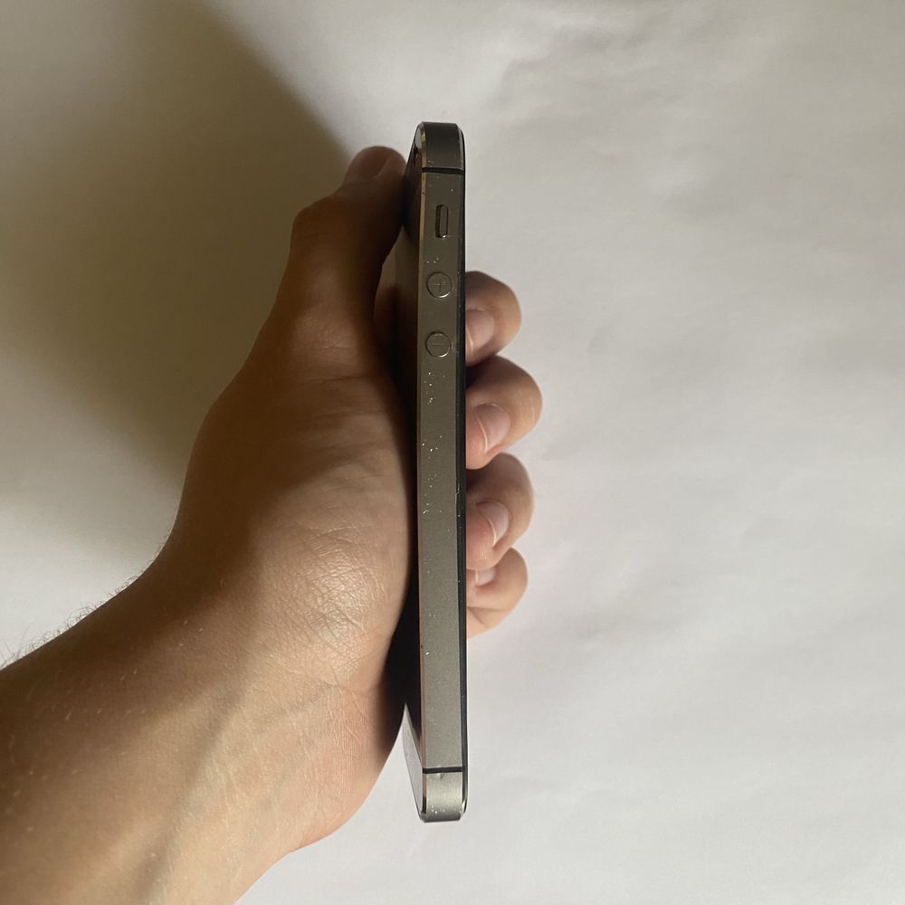 Iphone se 2016 srebrny