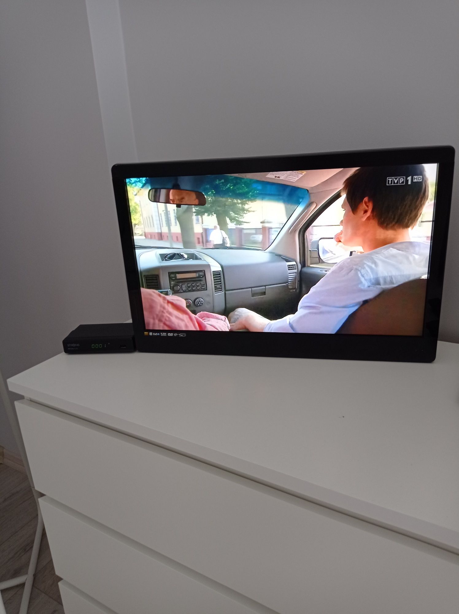 Telewizor LCD Technika 23 " wraz z dekoderem