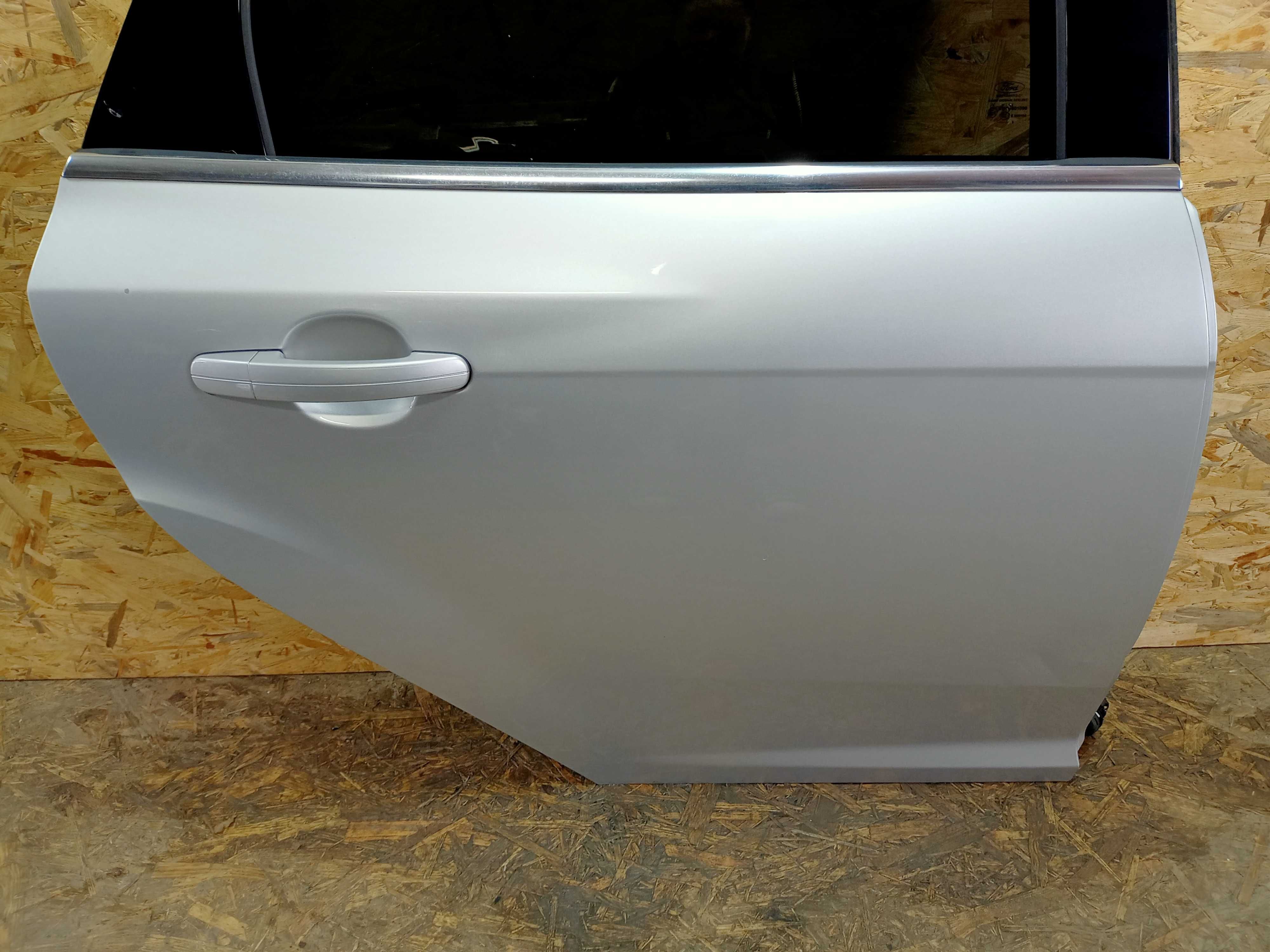 Ford Focus 3 FL lift drzwi tył tylne prawe HB hatchback OF kompletne