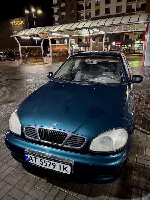 Daewoo Sens зеленого кольору