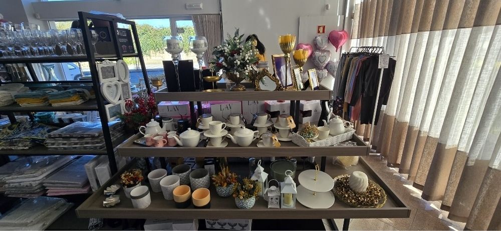 Mesa expositor de loja