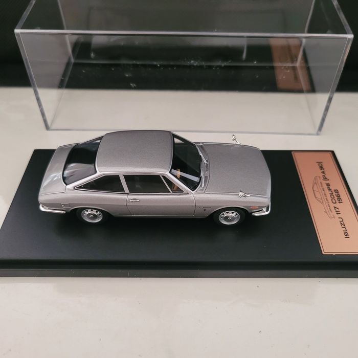 Carro miniatura Isuzu