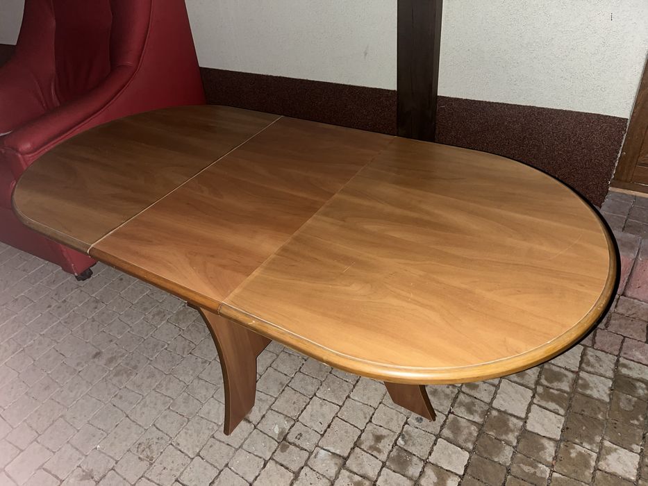 Ława drewniana w dobrym stanie