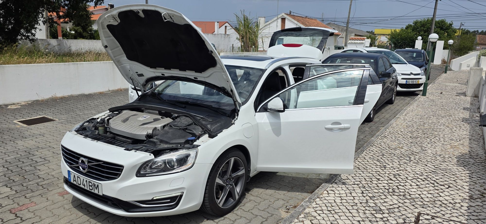 Volvo V60 D6 2.4