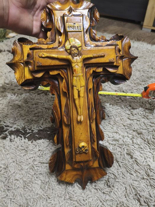 Резной деревянный крест. Ручная работа.