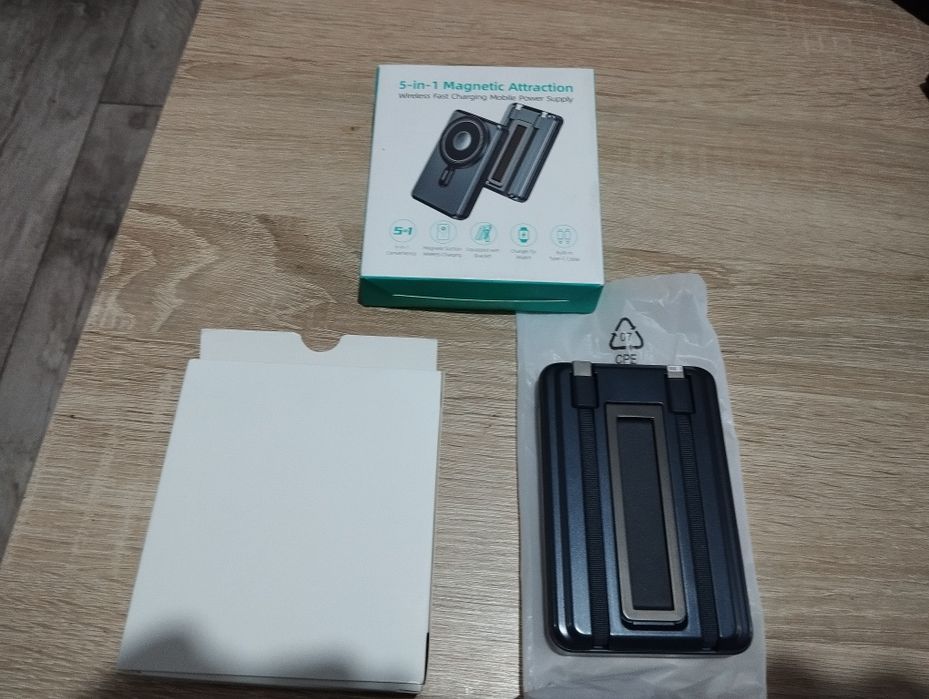 POWERBANK 10000 MAH iPhone MAGSAFE z kablem USB-C/LIGHTNING indukcyjny