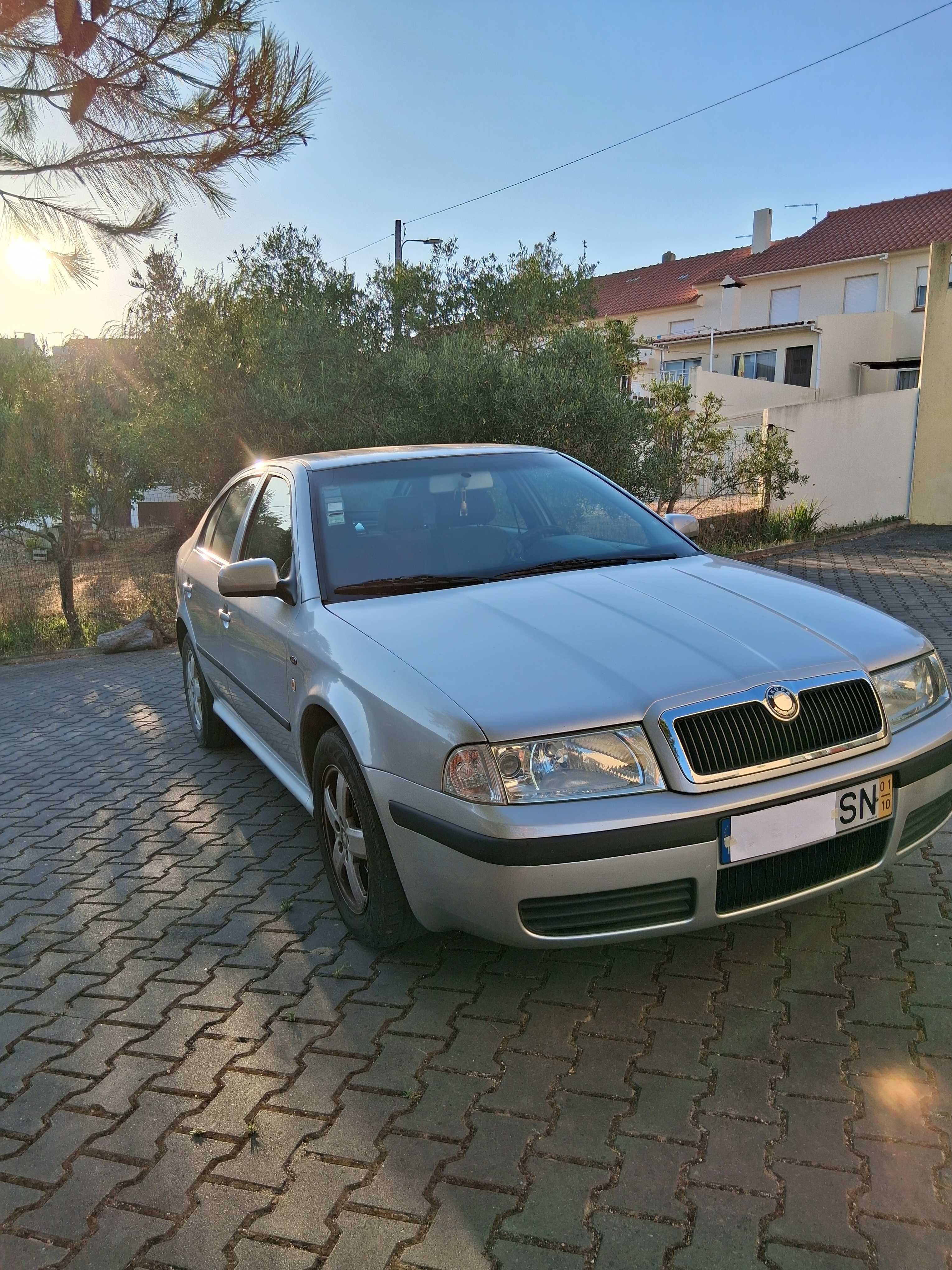 Skoda Octavia em muito estado