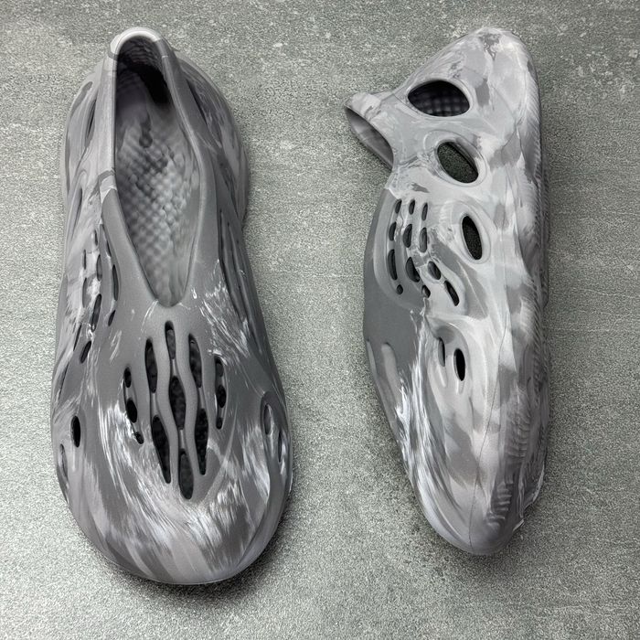 ОРИГІНАЛ 100% Слайди тапочки Adidas Yeezy Slide  IE4931 /44/47 р