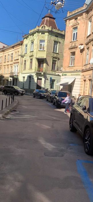 Оренда фасадного приміщення вул. Наливайка